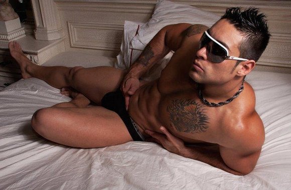 Chilean Gay Porn - Alessandro King â€“ The Muscular Chilean Stud