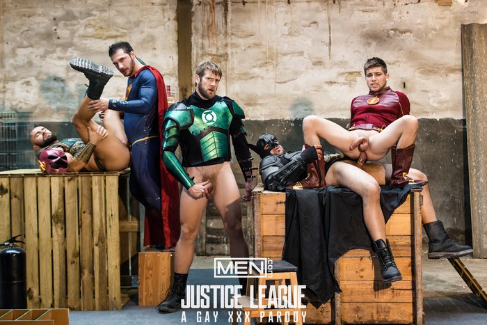 700px x 467px - Superman, Batman, Aquaman, Flash & Green Lantern 5-Way Orgy in ...