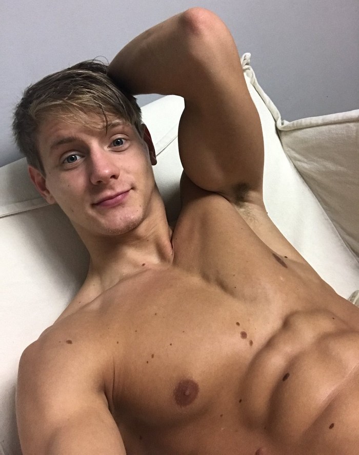 Eluan Jeunet: Cute BelAmi / Webcam Model with Huge Cock