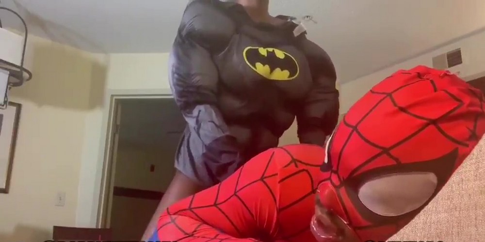 1000px x 500px - Gay Porn Parody: Spider-Man Takes Batman's Massive Cock