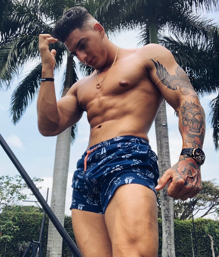 Dorian Lux Muscular Colombian Cam Hunk From Flirt 4 Free