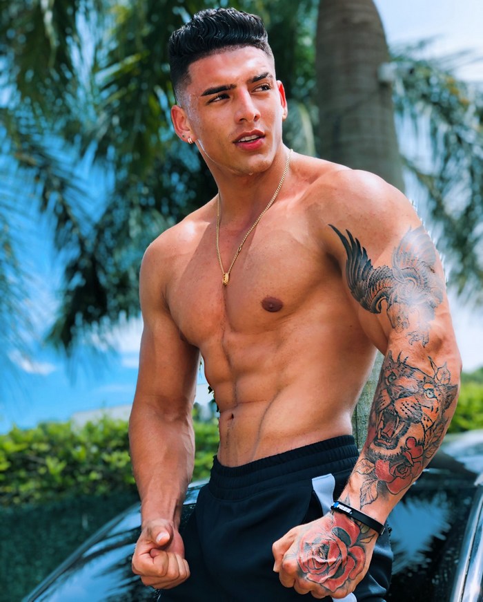 Dorian Lux Muscular Colombian Cam Hunk From Flirt 4 Free